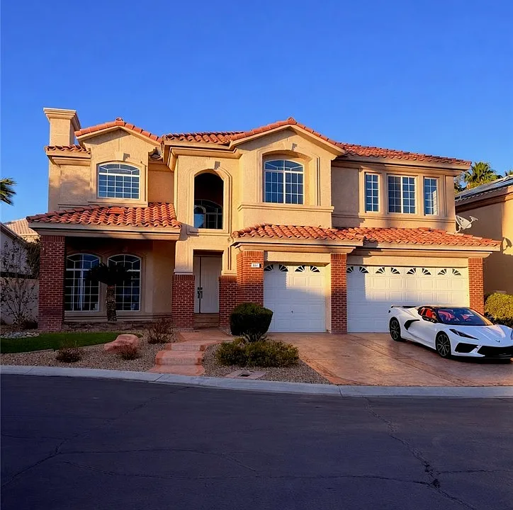 8922 Rio Verde Ave