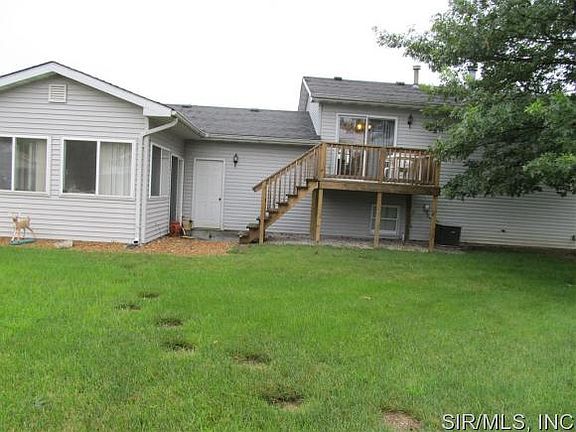 5th image of 135 Vincent Ct