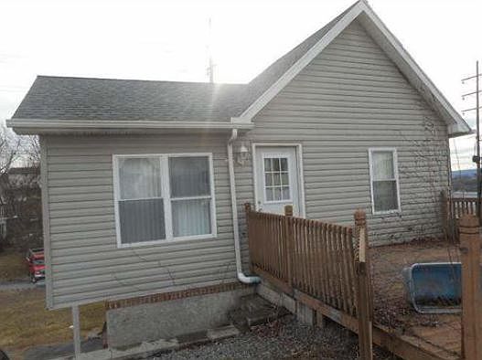 2nd image of 1029 Plane St