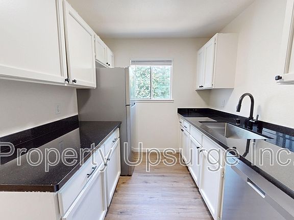3rd image of 1045 California St #9