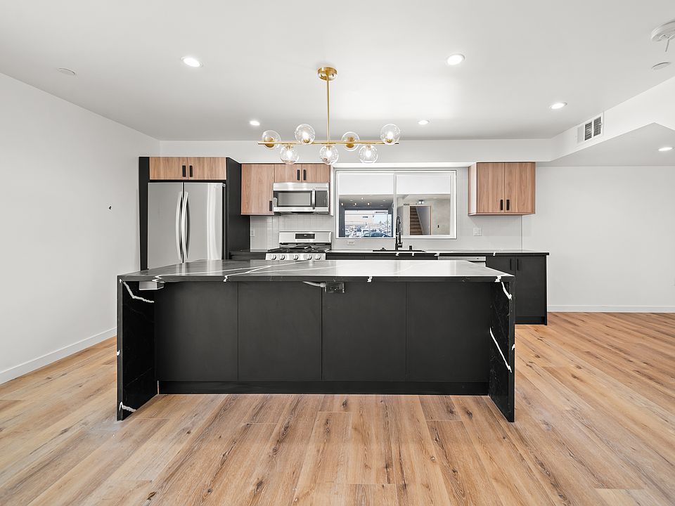 1st image of 6053 Craner Ave #1