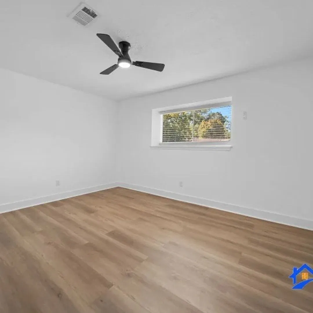 Spacious 3-Bedroom Home in Huffman | 3539 Dryburgh Ct — Photo 2