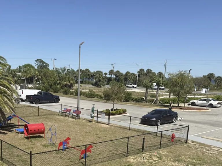 Manatee Landing — Photo 29