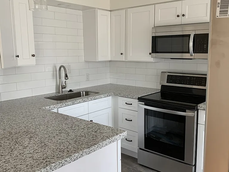 227 N North St #4 — Photo 8