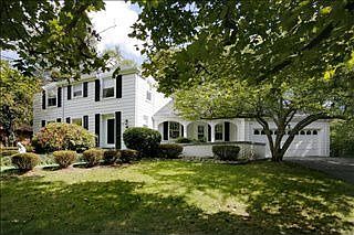1st image of 76 Clinton Dr W