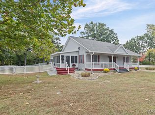 34686 Gun Club Rd, Brighton, IL 62012