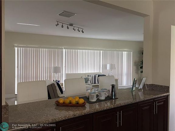 5th image of 251 S Tradewinds Ave