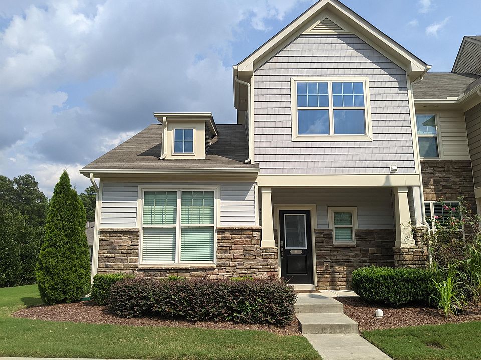 1st image of 11 Pilatus Dr #1