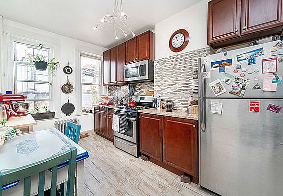 3rd image of 3072 44th St APT 1L