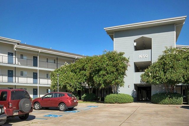 1st image of 1650 Harbor Dr Unit 305