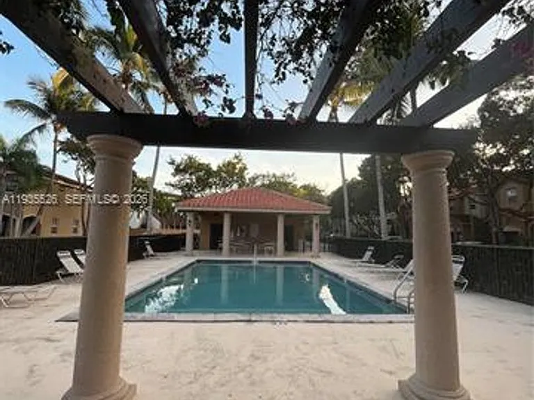 10872 SW 89th St #Townhouse 10872 — Photo 22