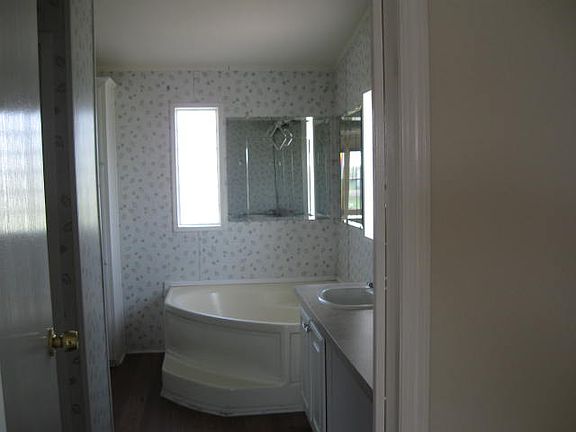 3rd image of 1786 County Road 697