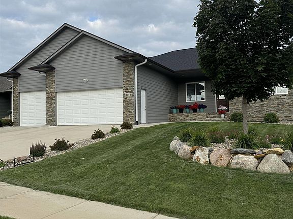 2nd image of 1013 N Danielle Dr