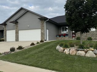 1013 N Danielle Dr, Sioux Falls, SD 57103