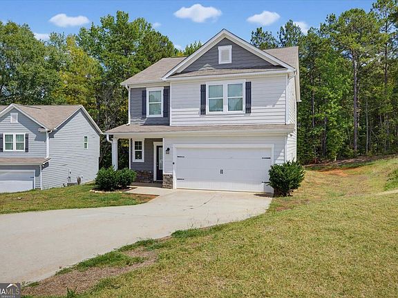 2nd image of 795 Jackson Ct