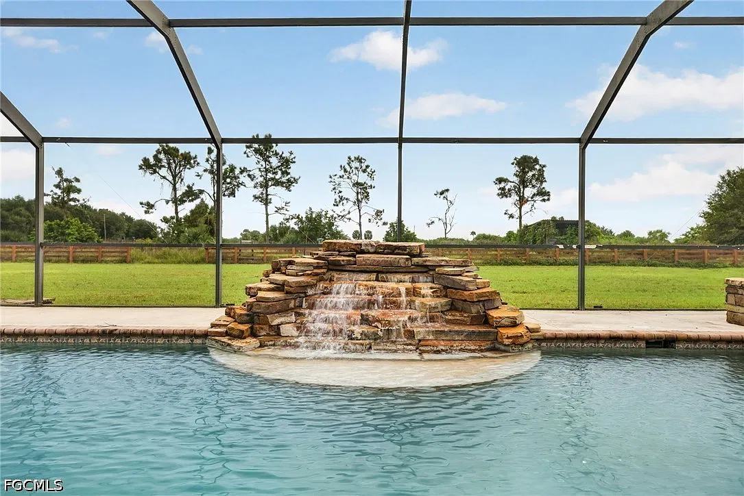 3 bed, 3.0 bath, 2619 sqft, $3,750 — Photo 4