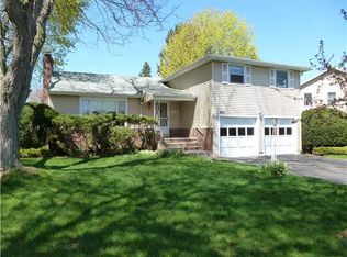 240 Maywood Dr, Rochester, NY 14618