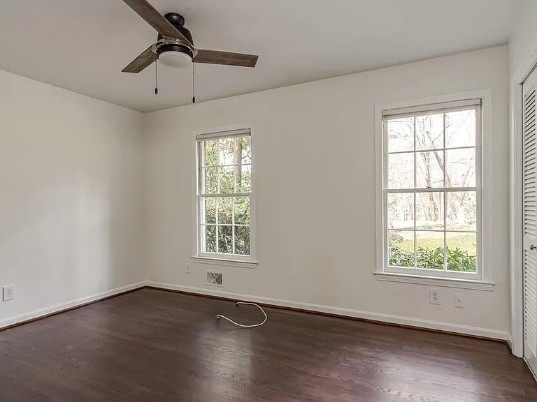 4601 Club Cir NE — Photo 11