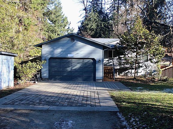 2nd image of 1645 Vine Maple Ln