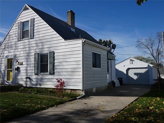 2nd image of 1919 Farmside Dr