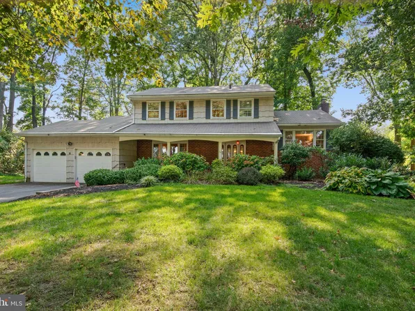 24 Oxford Dr, East Windsor, NJ 08520