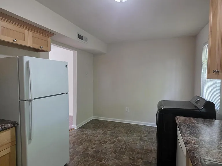 202 Marlou St — Photo 7