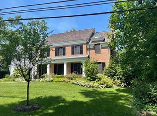 46 Meadow Rd, Riverside, CT 06878