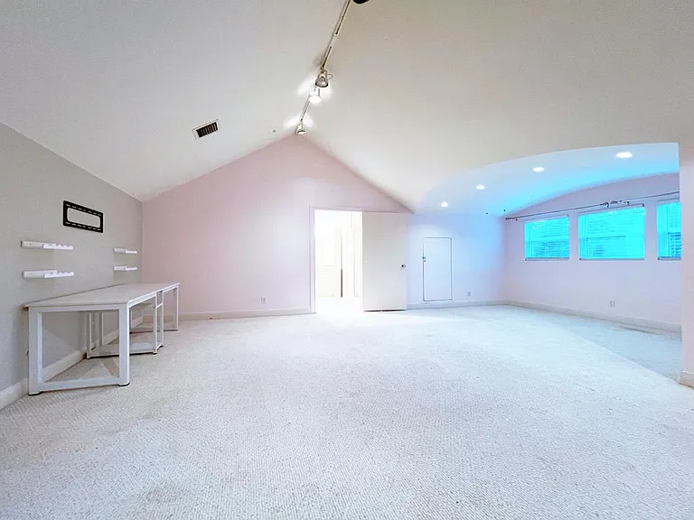 19 Windermere Ln — Photo 30