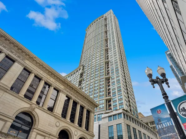130 N Garland Ct APT 2601, Chicago, IL 60602