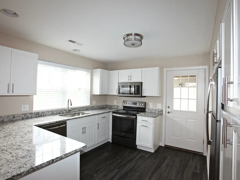Stonebrooke Village Apartments — Photo 1