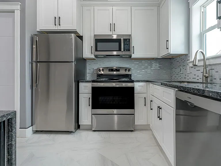 1801 Rosenberg — Photo 17