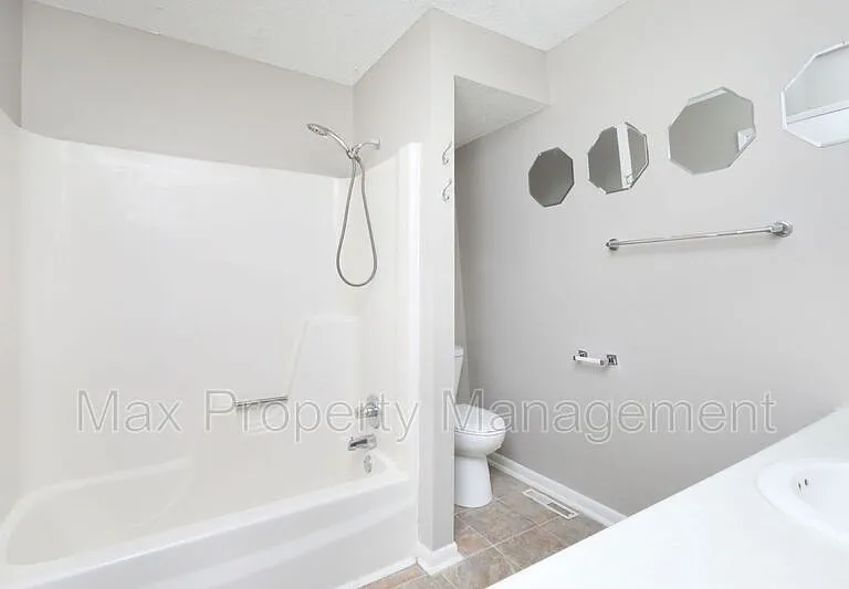 3919 SW 3rd St — Photo 21