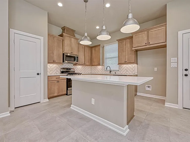 515 Longleaf Pine Dr — Photo 1