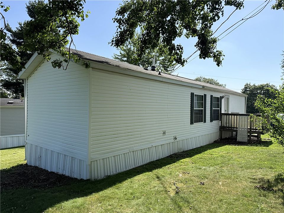 1st image of 124 Woodbine Ln