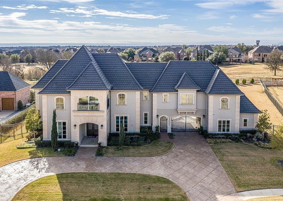 1st image of 417 Woodlake Dr