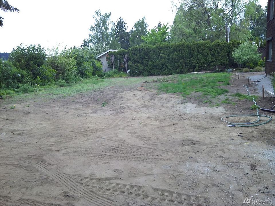 2nd image of 1408 N 39th Pl