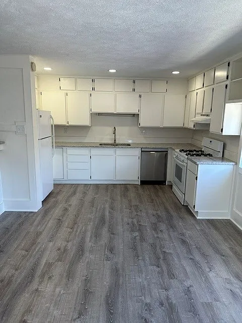 1 bed, 1500 sqft, $2,000 — Photo 4