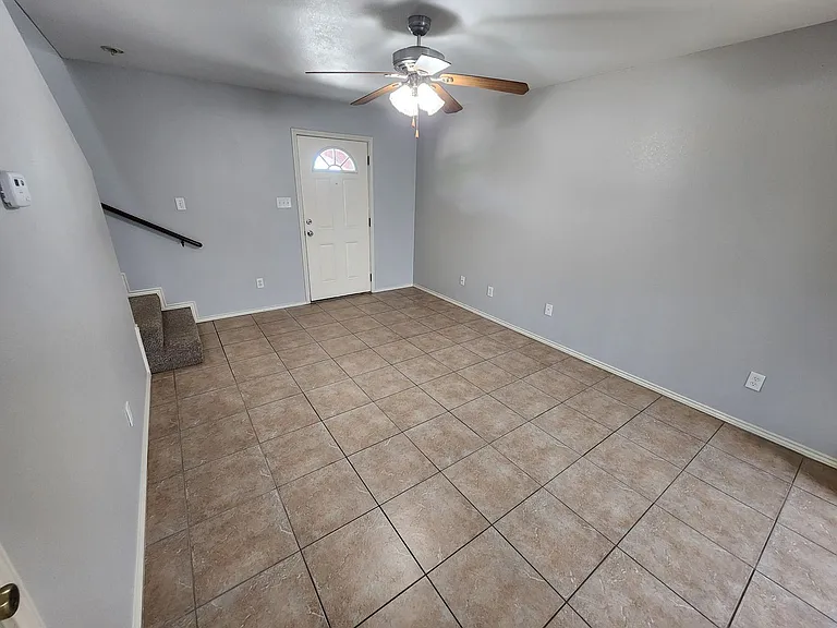 808 N Arroyo Park Ln — Photo 4