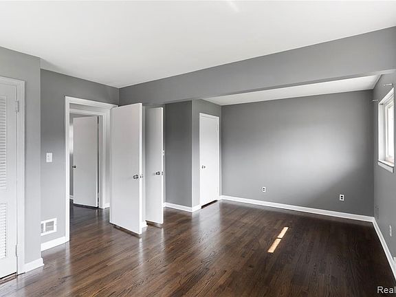 3rd image of 20449 Brooklawn Dr
