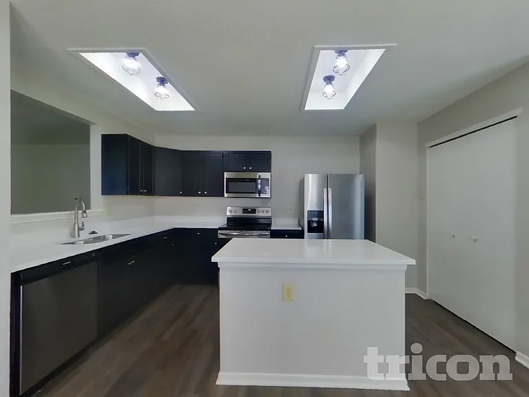 5753 N Jamestown Dr — Photo 7