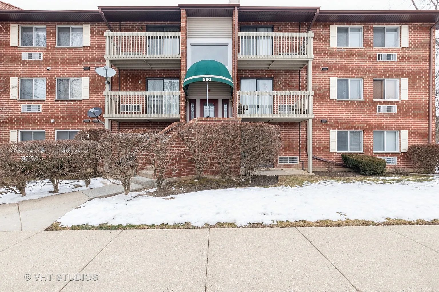 880 N Lakeside Dr APT 1C photo 1