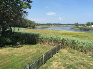 30 Walnut Ave, Hampton, NH 03842