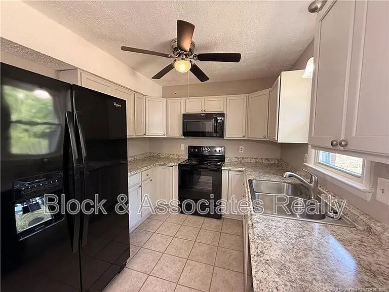 4805 Fellows Ct — Photo 6