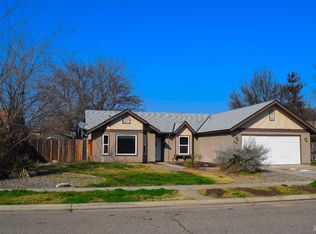 848 Rosewood Ln, Lemoore, CA 93245