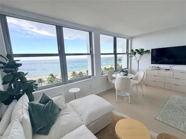 2899 Collins Ave APT 931, Miami Beach, FL 33140