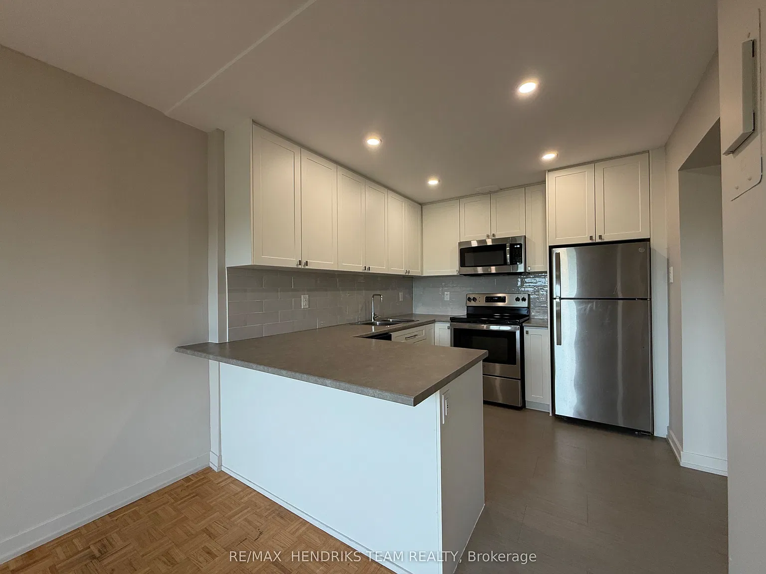 2 bed, $2,050 — Photo 3