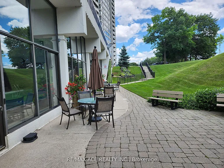 1555 Finch Ave E #1609 — Photo 22