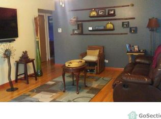 9537 S Bennett Ave, Chicago, IL 60617