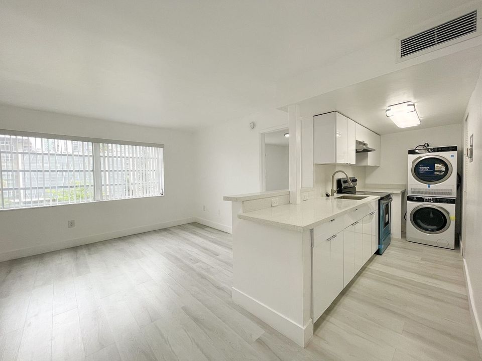 1st image of 435 NE 23rd St APT 207