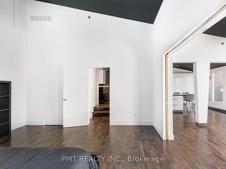676 Richmond St W #210 — Photo 28